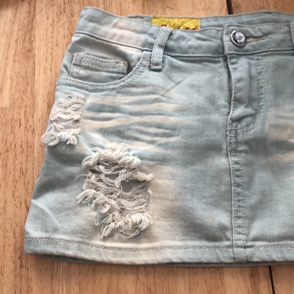 Denim miniskirt 💙 - Picture 3 of 4